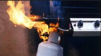 আগারগাঁওয়ে গ্যাসের লিকেজ থেকে টিনশেড বাসায় বিস্ফোরণে একই পরিবারের ৭ জন দগ্ধ